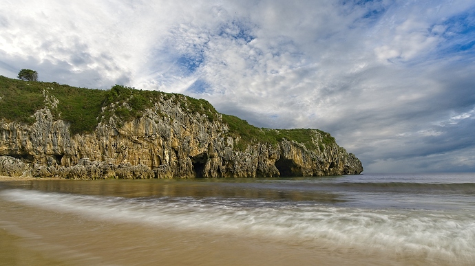Playa de las grutas