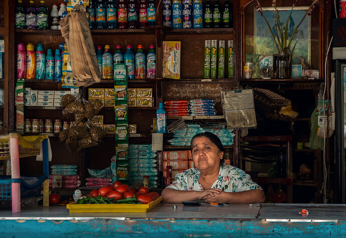 la-señora-de-la-tienda