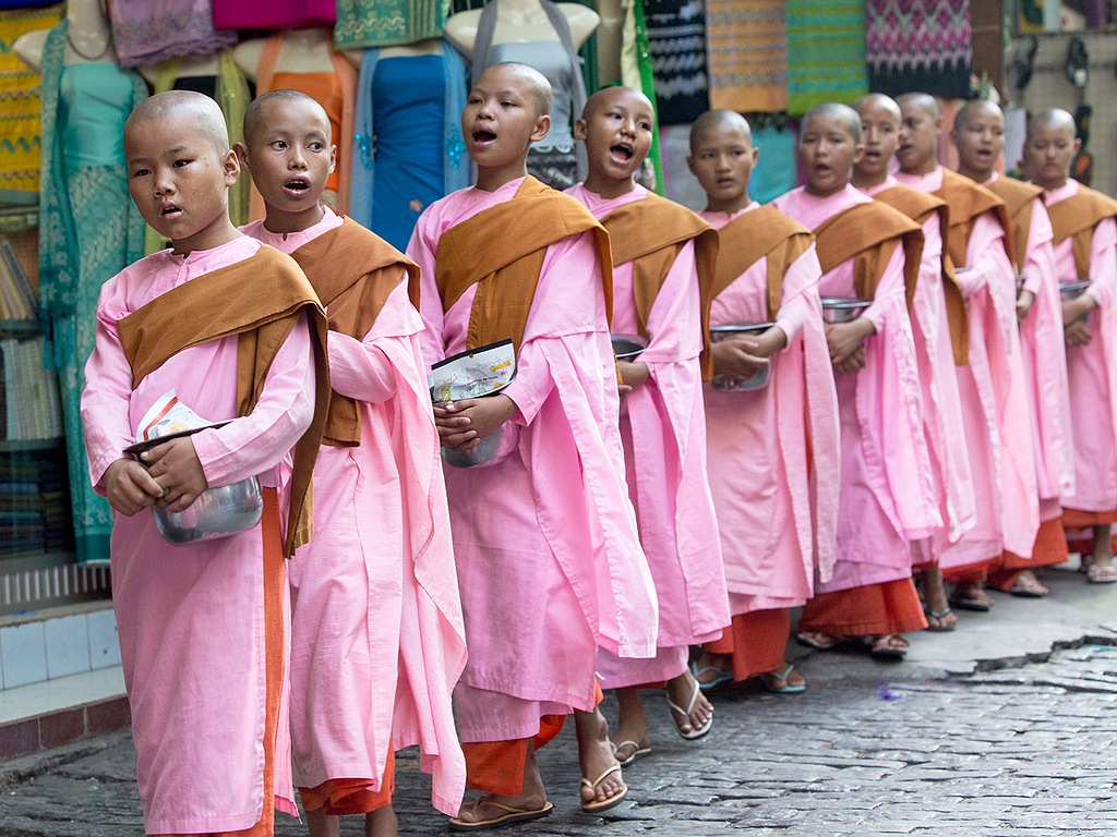 Monjes en Myanmar