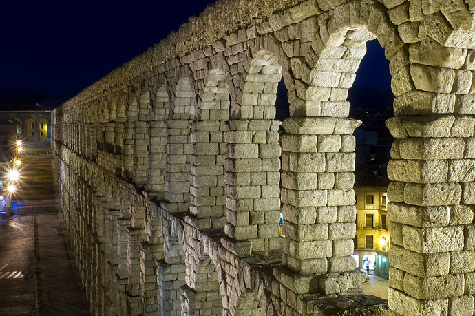 SEGOVIA od