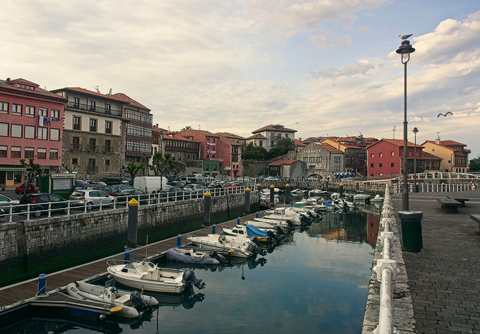 LLANES