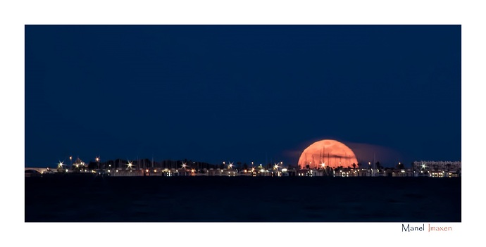 El puerto y la Luna